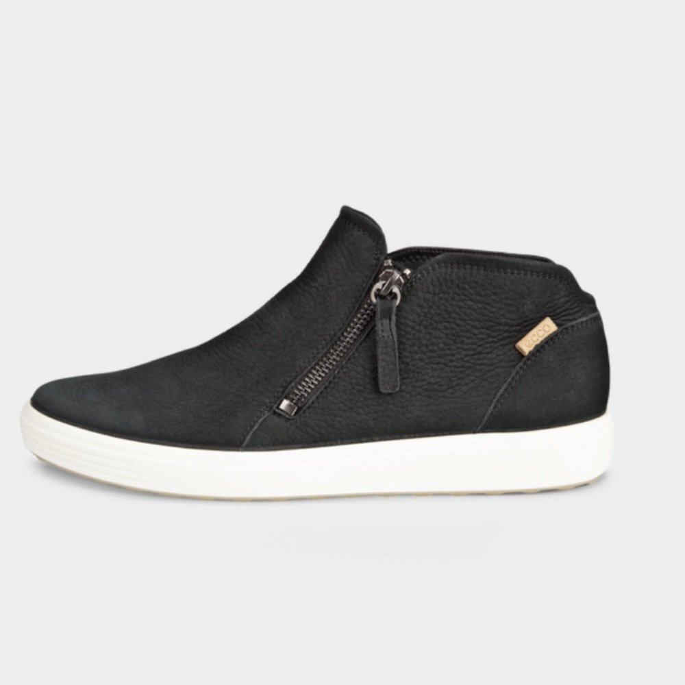 ECCO BLACK WOMEN'S SOFT 7 LOW BOOT | Size 37(EU) and 6